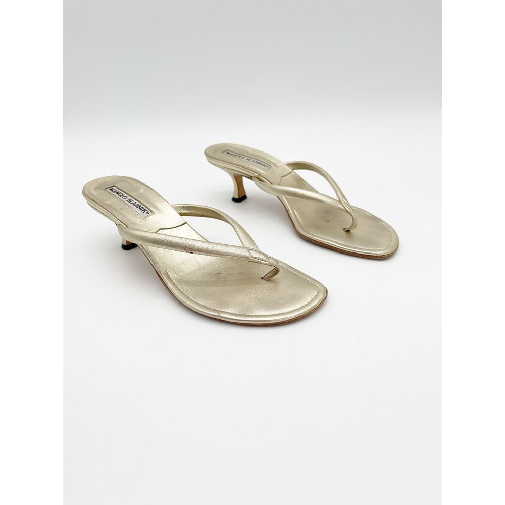 Manolo Blahnik Vintage Paterno Gold Leather Thong Kitten Heel Sandals IT 36.5 - Picture 2 of 12